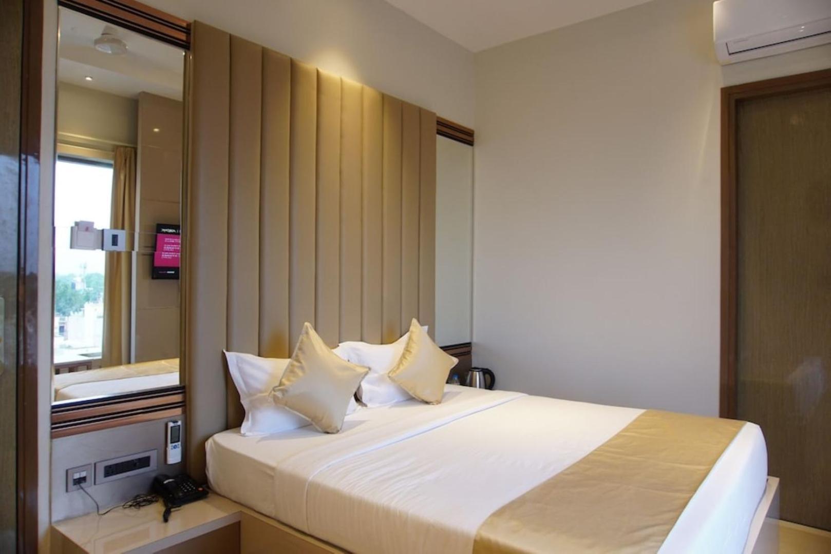 Red Orchid Hotel كانبور المظهر الخارجي الصورة
