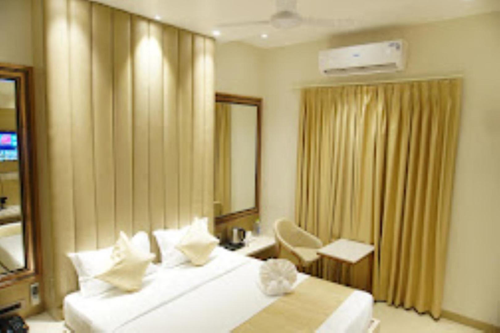 Red Orchid Hotel كانبور المظهر الخارجي الصورة